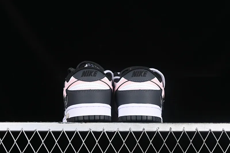 All categories Nk SB Dunk series Nk SB Dunk Low low-top sneakers Nk Dunk Low DaVinci custom romantic heartbeat LOVE love love graffiti splash ink SB strap low-top casual sneakers CW1590-100